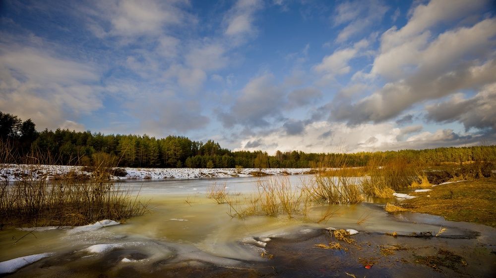 Талые воды Угры в нваре