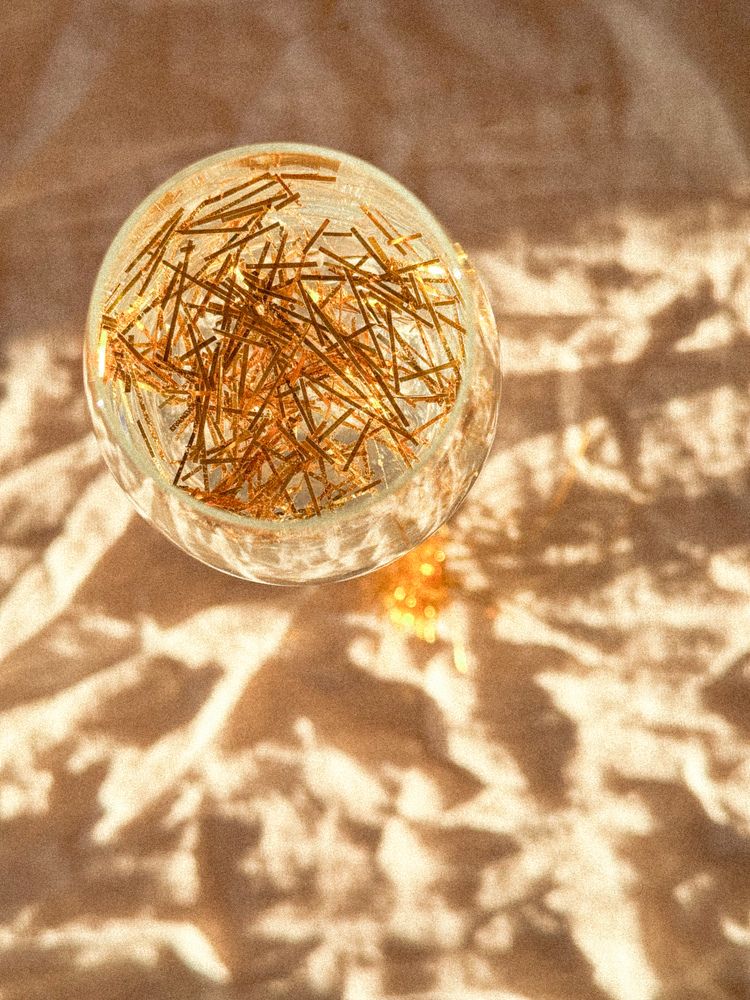 Шар или бокал с мишурой?