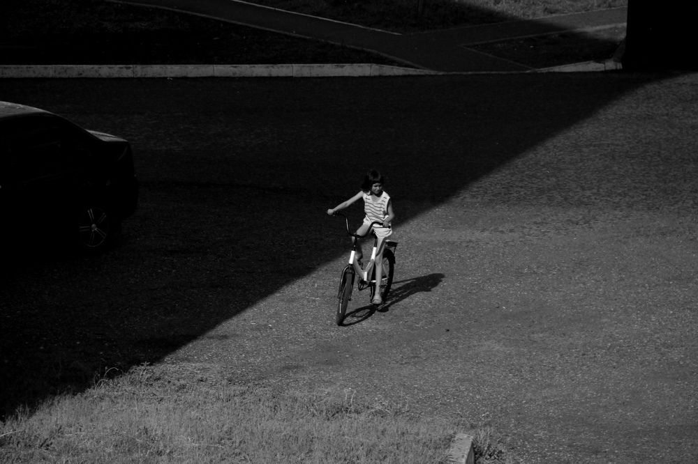 Девочка на велосипеде / Girl on a bicycle