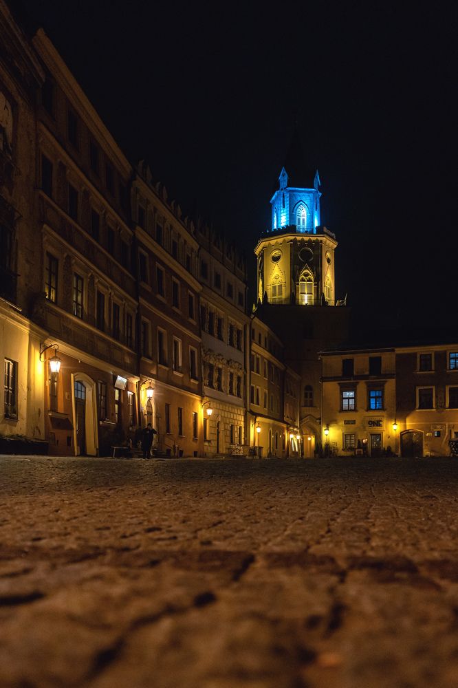 Photograph by Anton Leonchikov