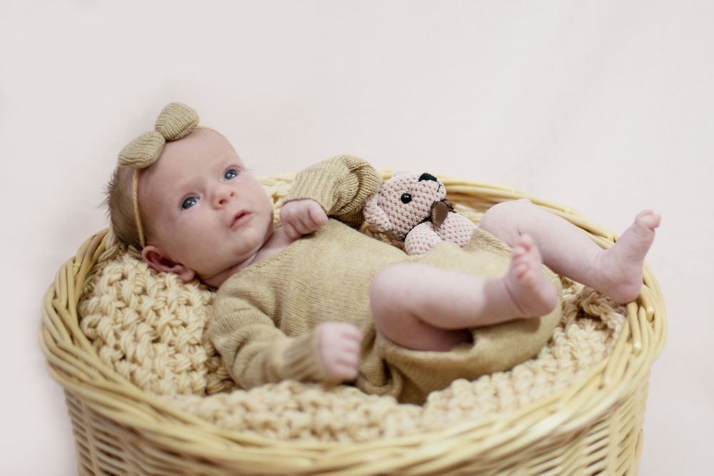 Малышка в корзинке