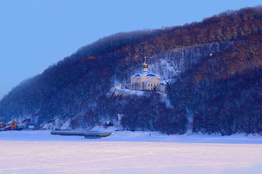 Свияжск. Вид в сторону Свято-Вознесенского Макарьевского мужского монастыря