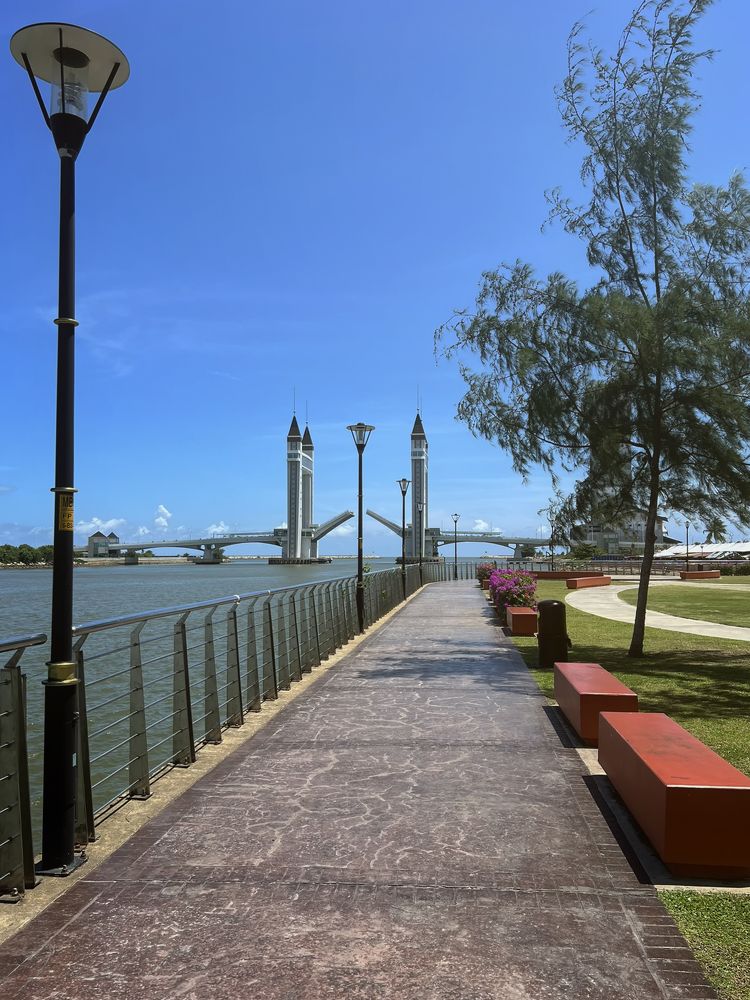 Photograph by Zairulyo