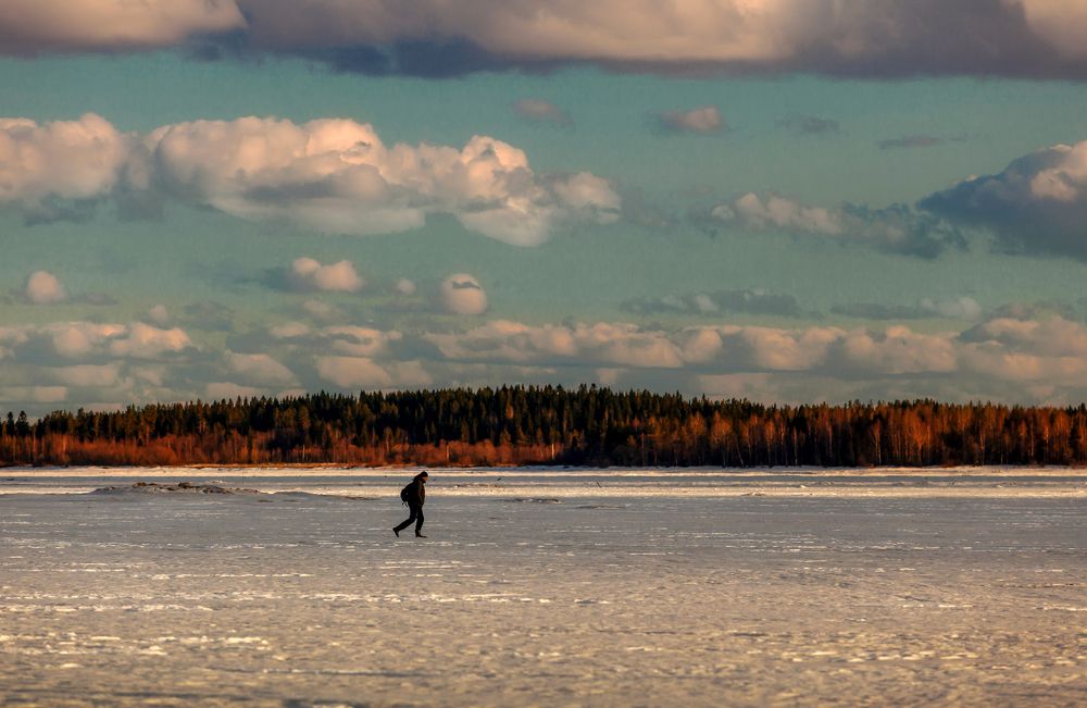 По реке на левый берег.