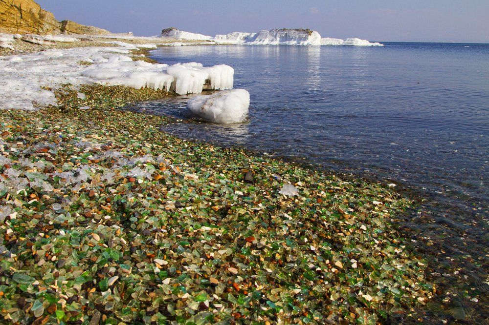 Стеклянный пляж