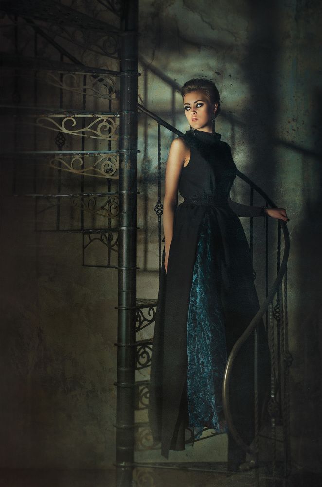 На лестнице