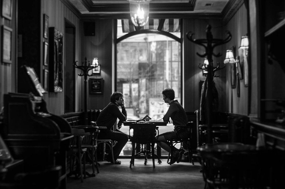 Разговор в кафе