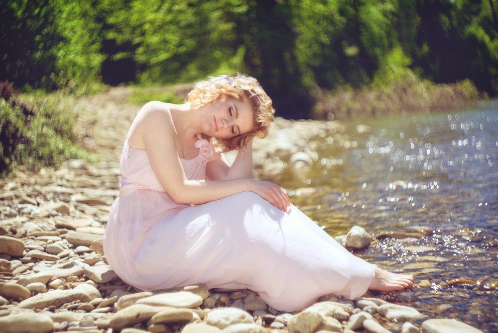 богиня в розовом