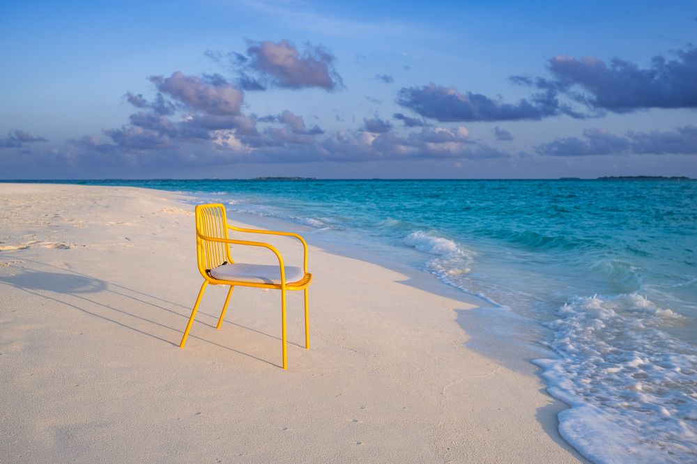 Просто жёлтый