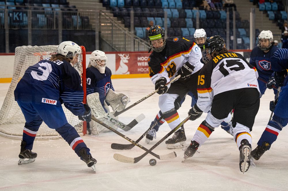 Photograph by Krisztián Csalami