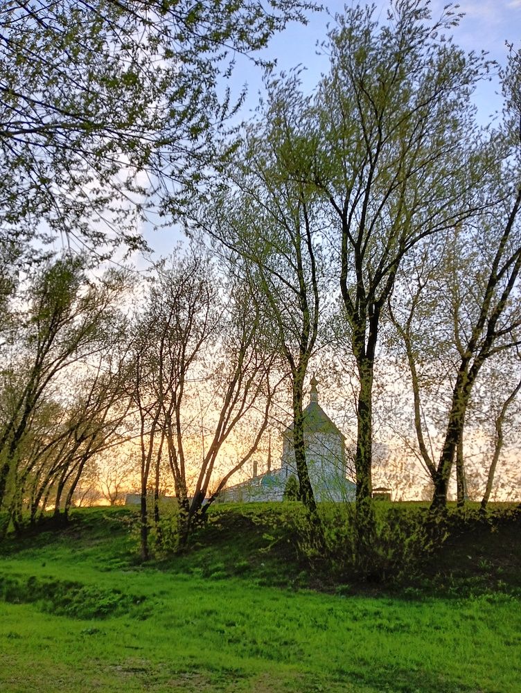 Апрель
