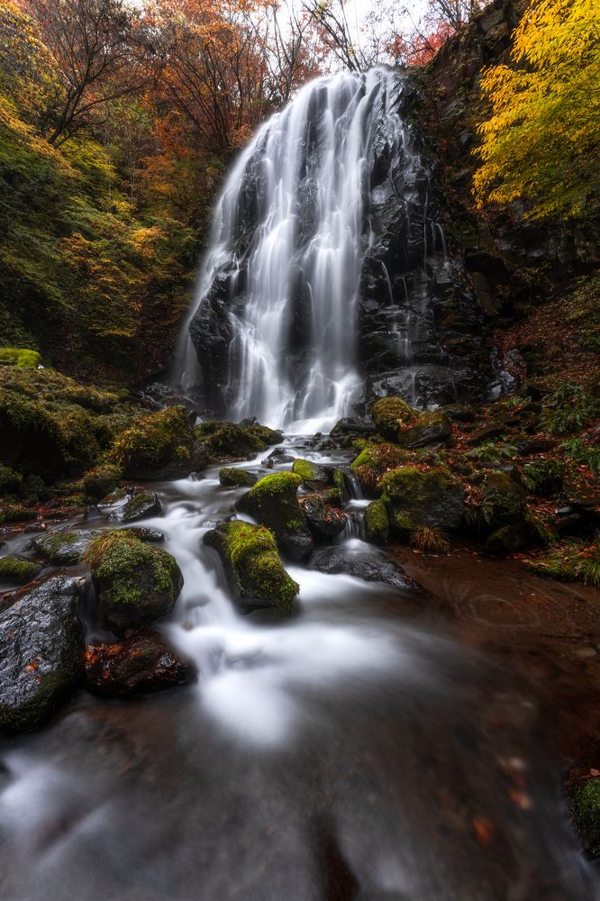錦秋の美瀑