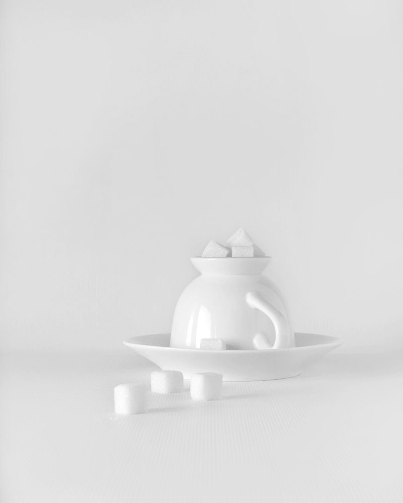 Натюрморт с белой чашкой