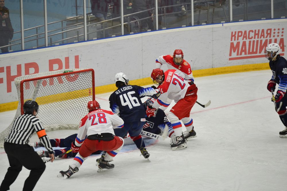"Красивые шайбы, великолепные подачи!"