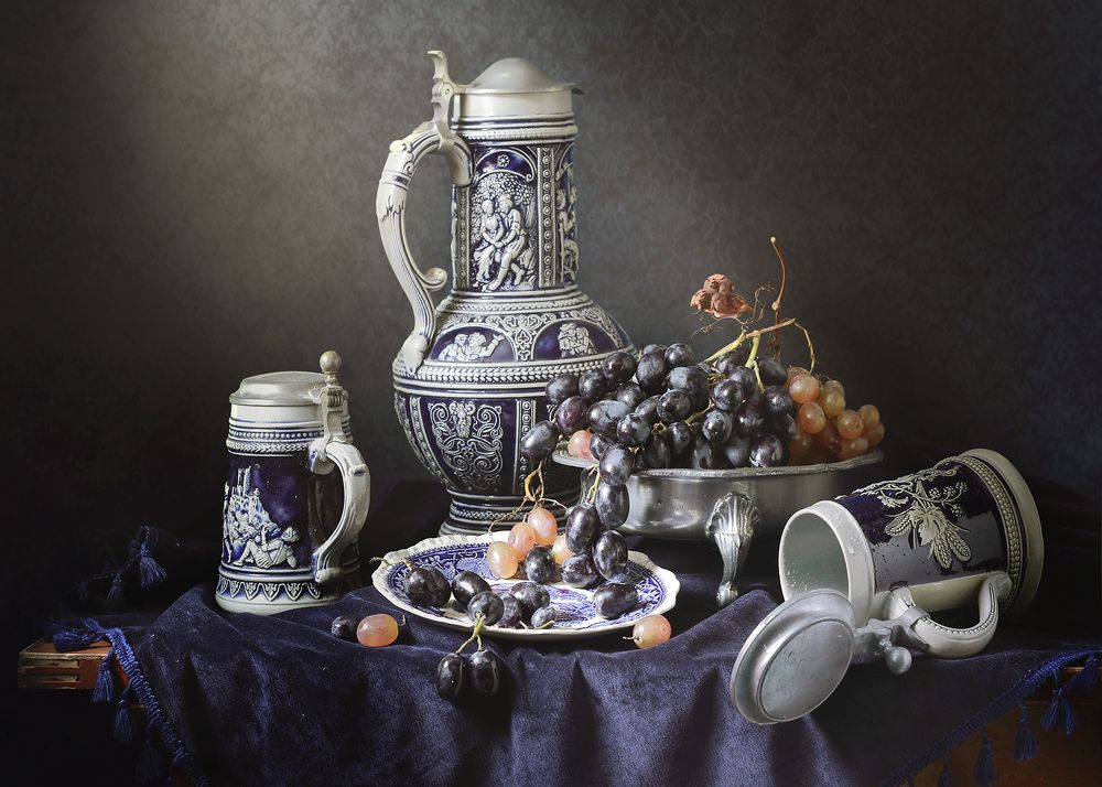 Натюрморт с виноградом