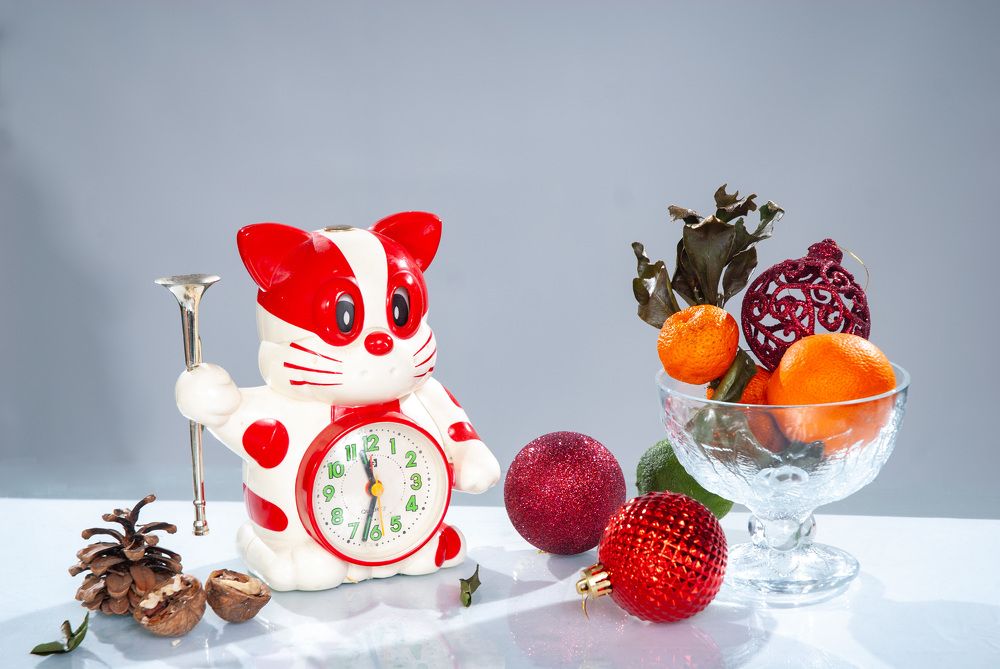 Часики волшебные чеканят шаг