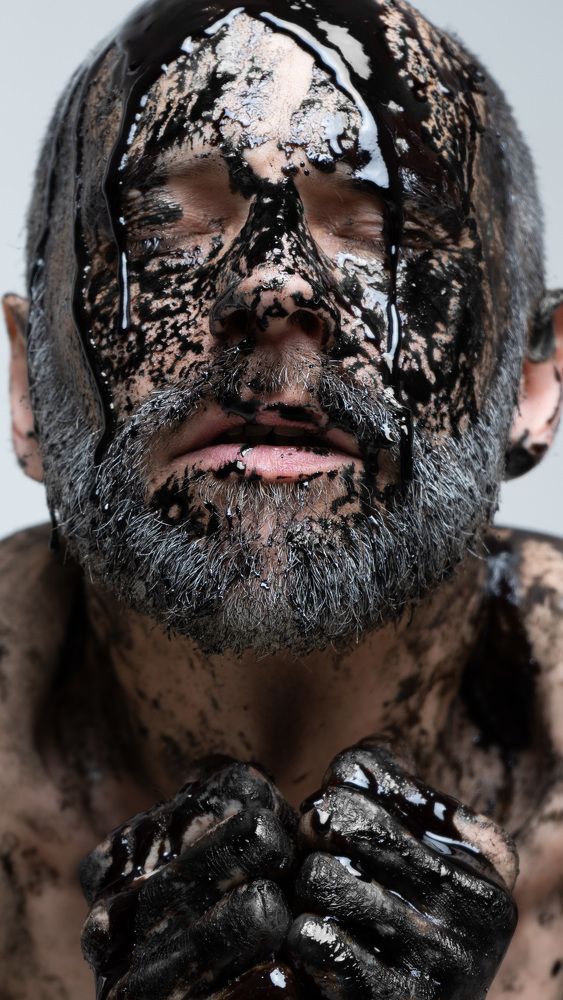 "Моя жизнь дешевле барреля"