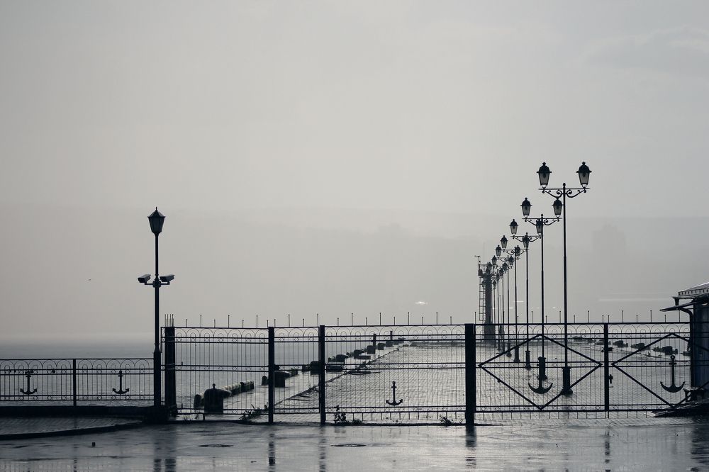Дождливый морской вокзал...