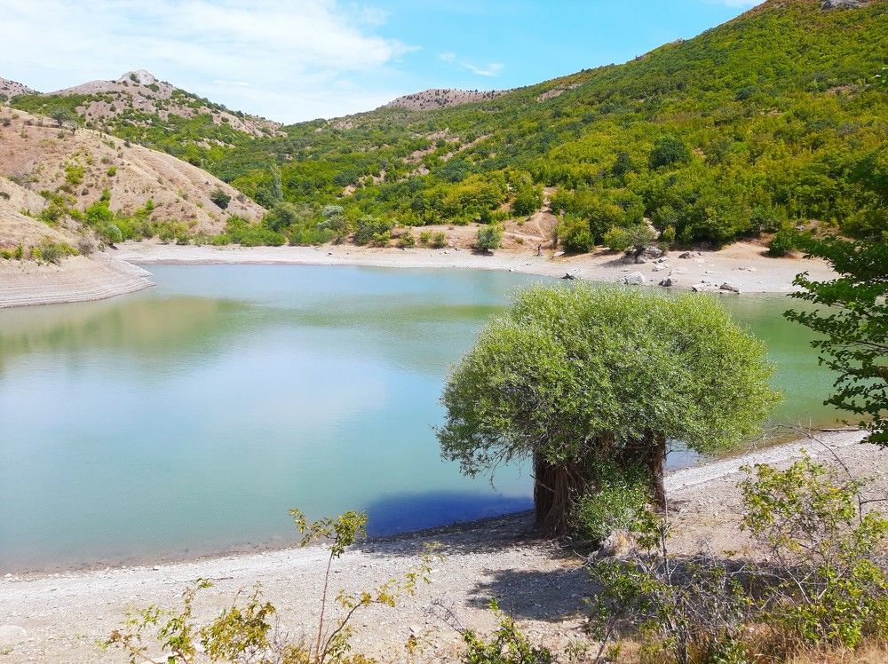 Озеро у села Междуречье, Судакский район