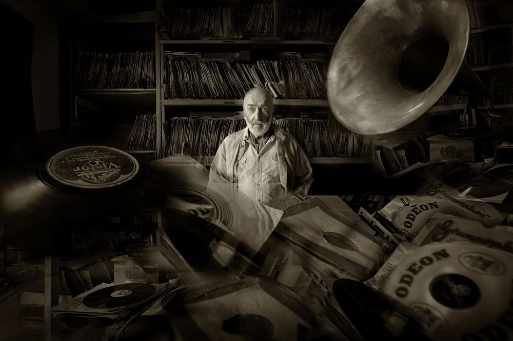 The collector in the analogue world