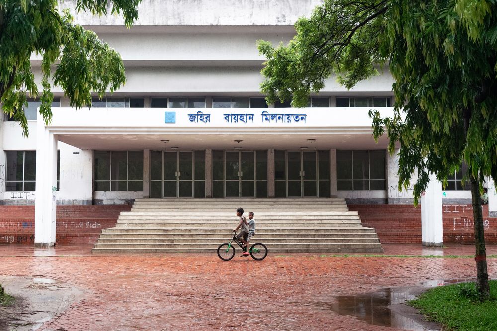 Chasing moments under the downpour