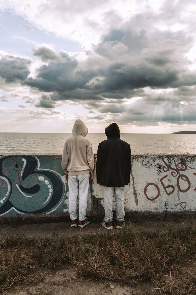 В одном направлении