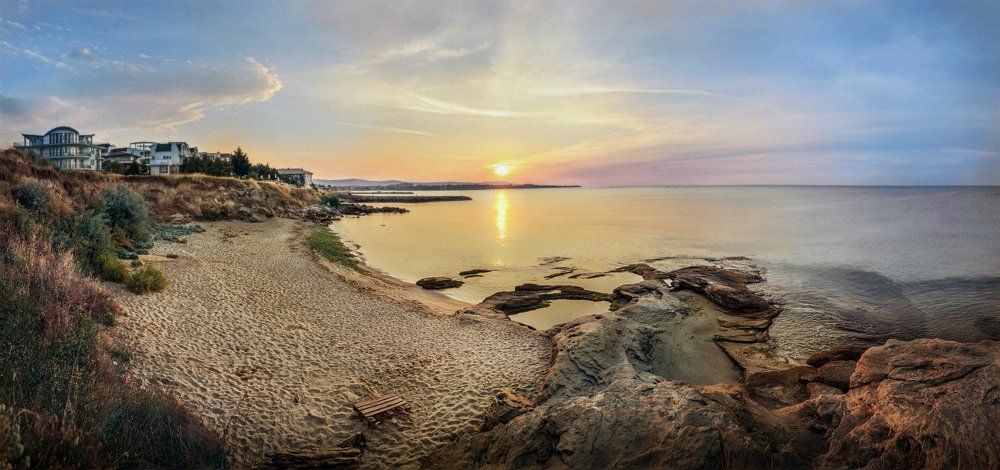 Солнца вензель золотой