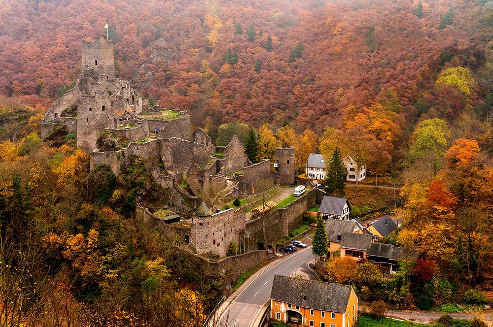 Старинный замок в Германии .