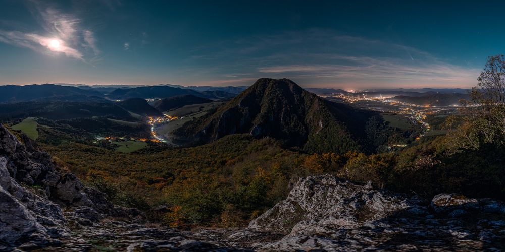 Comet Tsuchinshan-ATLAS over Považská Bystrica