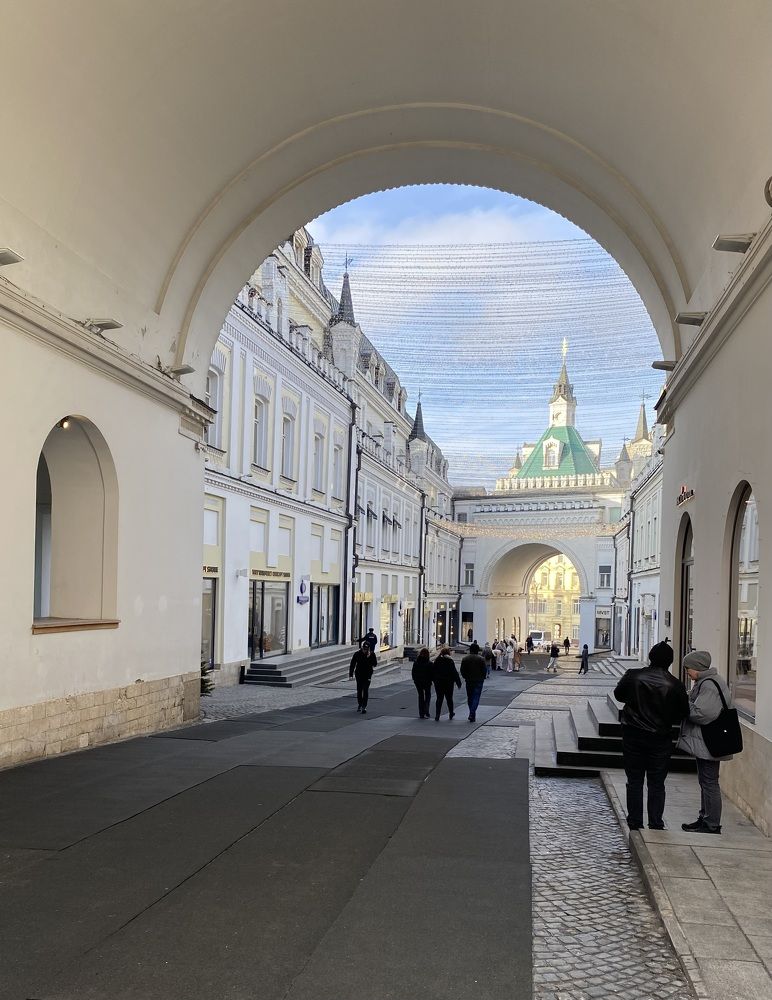 С Никольской на Тверскую