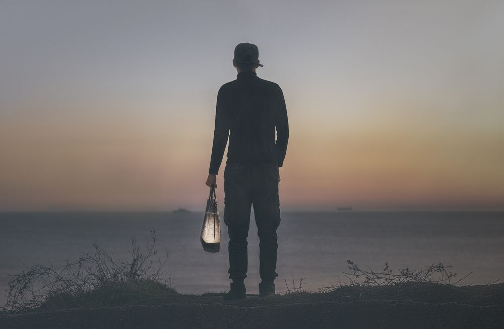 Всё, что мы всегда несем с собой - это наши чувства. Делимся с избранными и принимаем не от каждого.