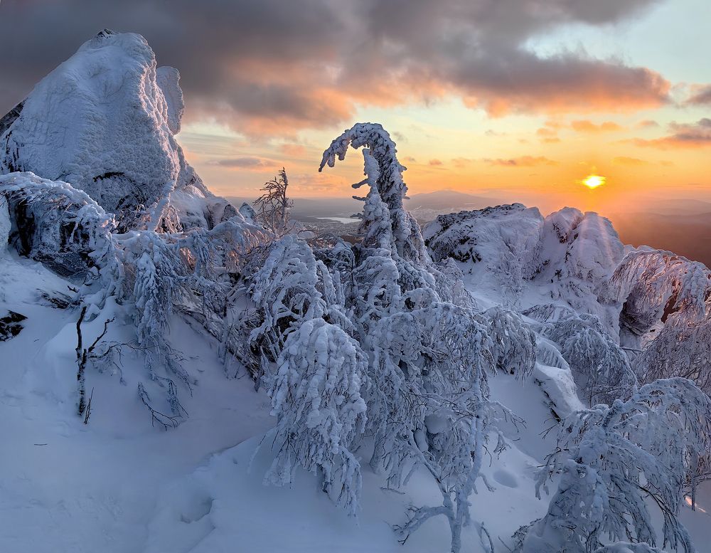 Закат на Двуглавой сопке. Таганай