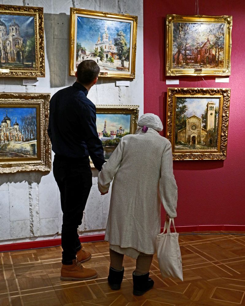 Единство душ. На выставке живописи Храмы мира..