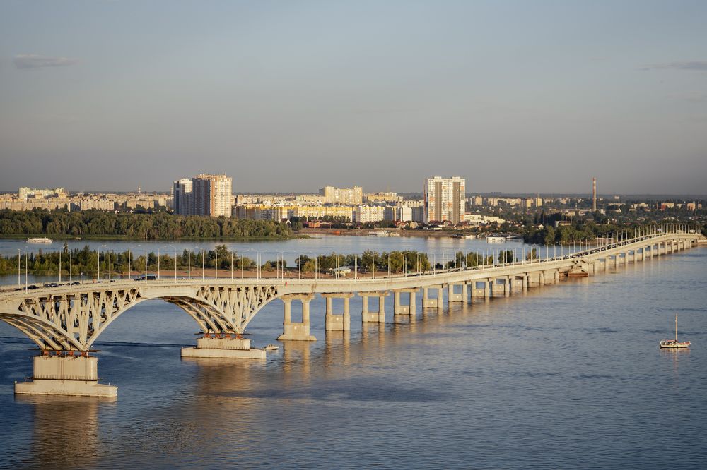 Саратовский мост в предзакатное время