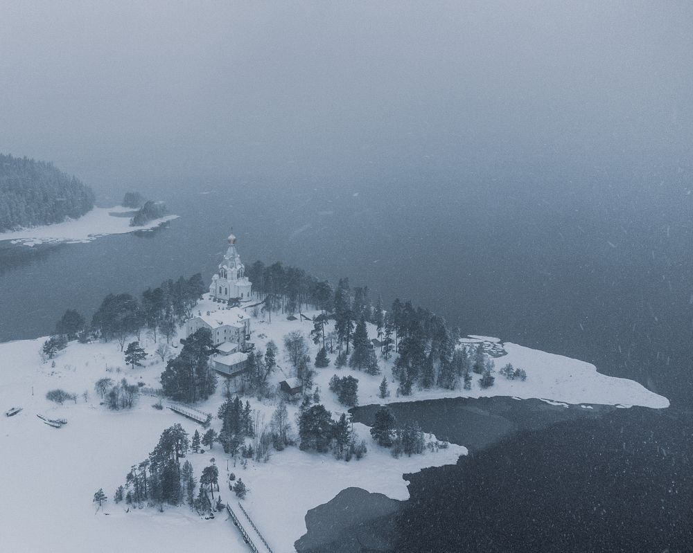 Фотография автора Андрей Уваров