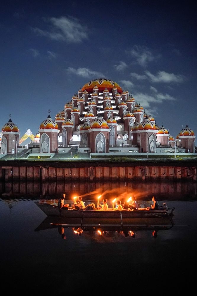 Photograph by Henri Fitriadi