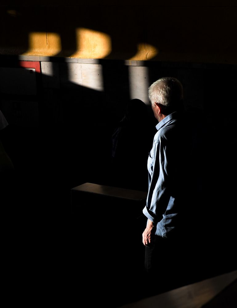 Световые пятна подземных переходов