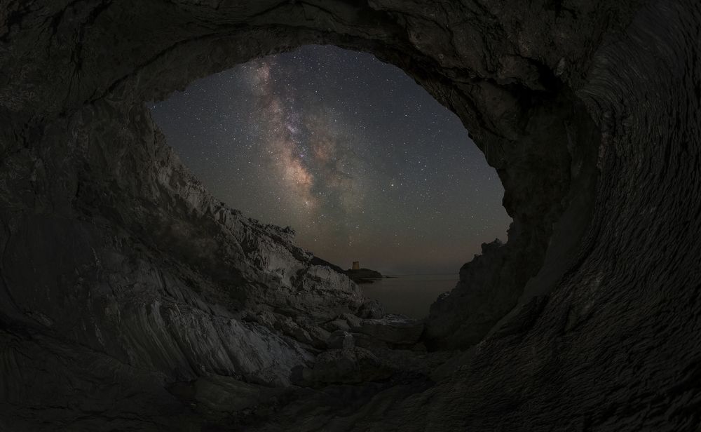 Photograph by Giovanni Corona