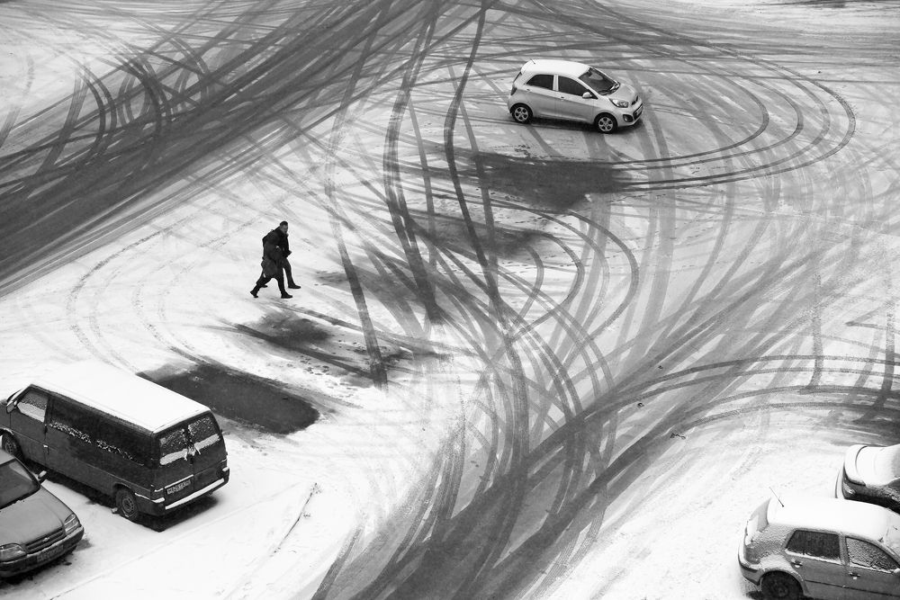 Вдоль по улице...