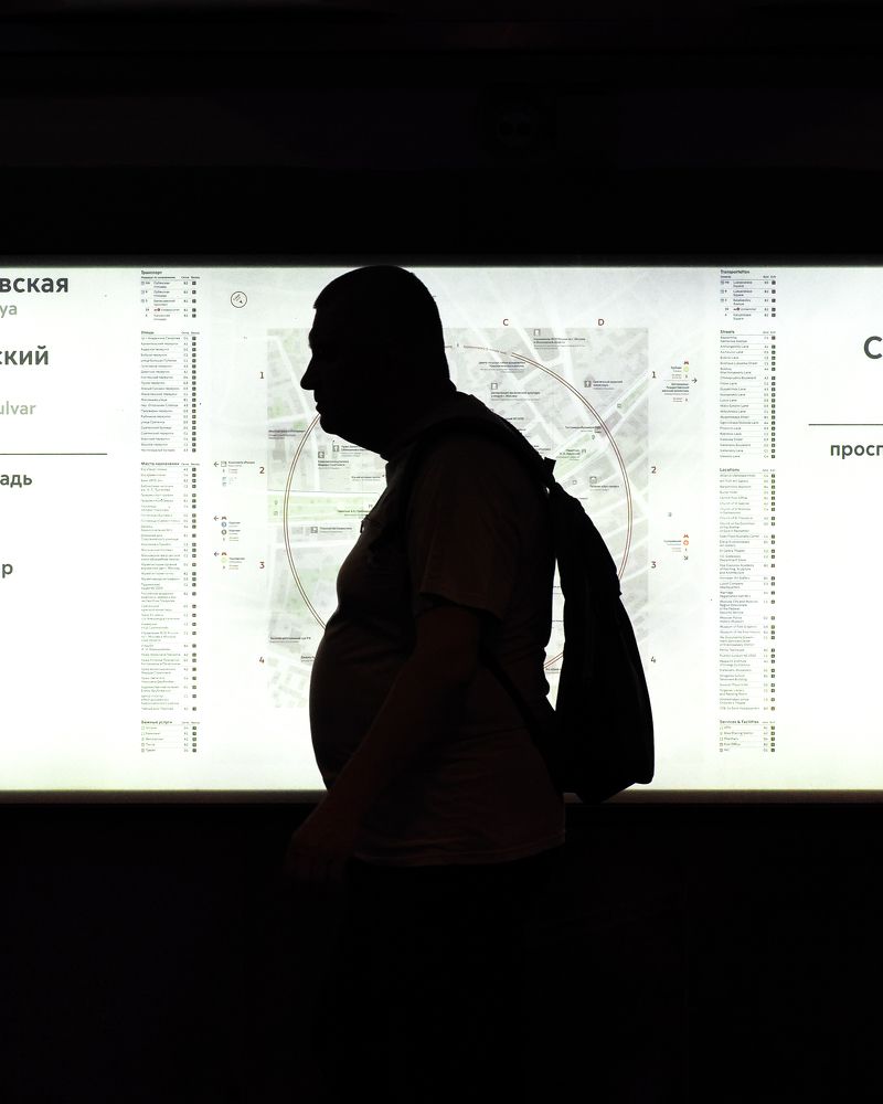 Ночные силуэты в световых табло