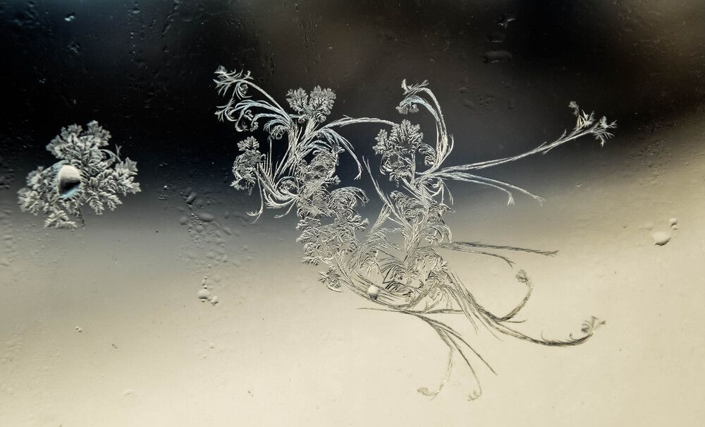 Рисунки на стекле.