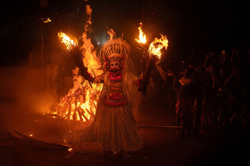 Nayattu Gulikan Thira: The Guardian Ritual