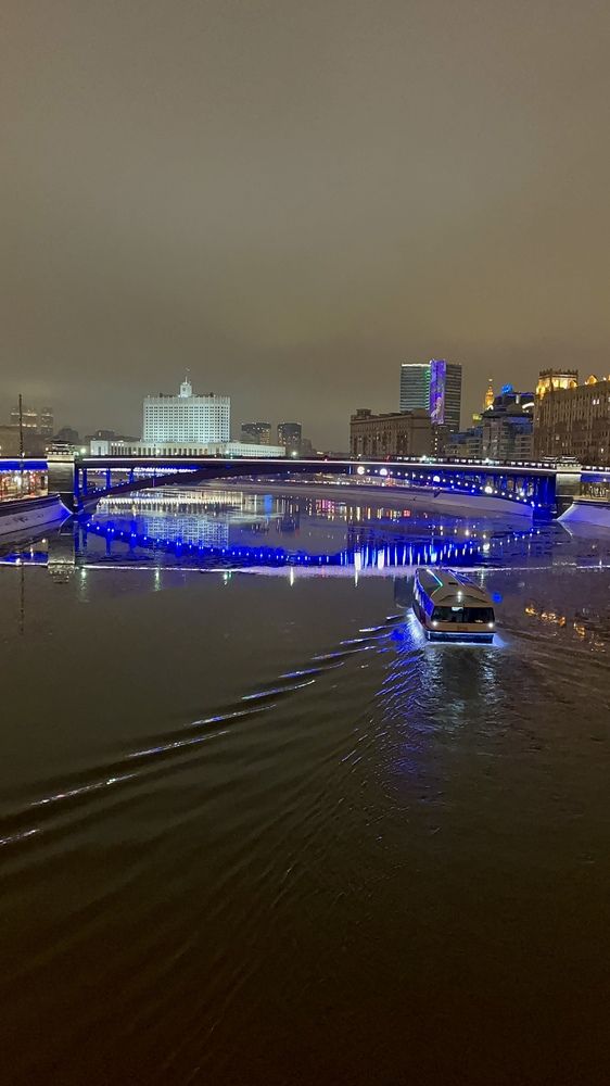 Москва,зимняя навигация