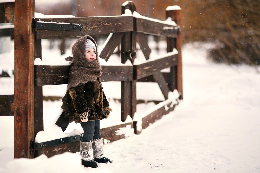 Падал прошлогодний снег