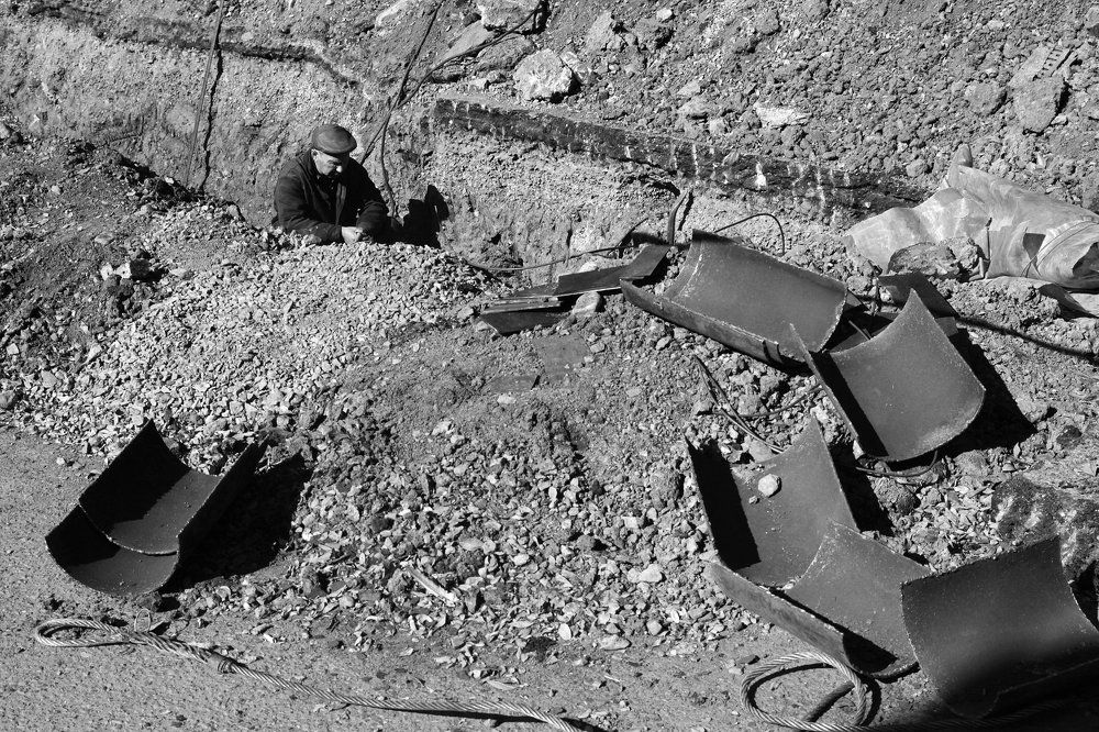 У разбитого корыта