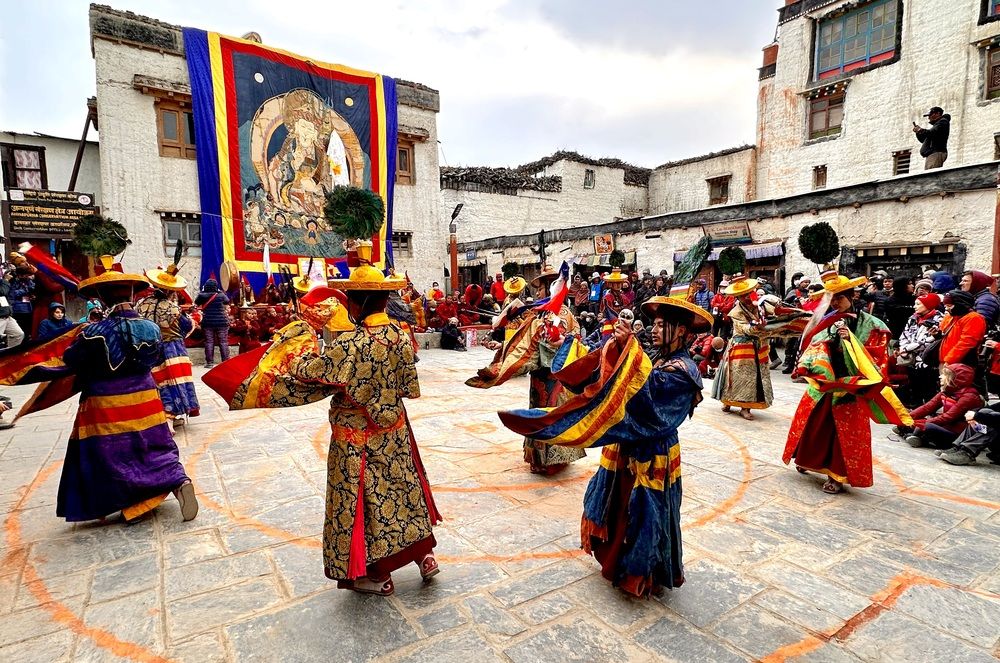 Праздник Цам в Королевстве Мустанг