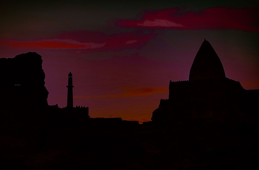 من وراء القرية