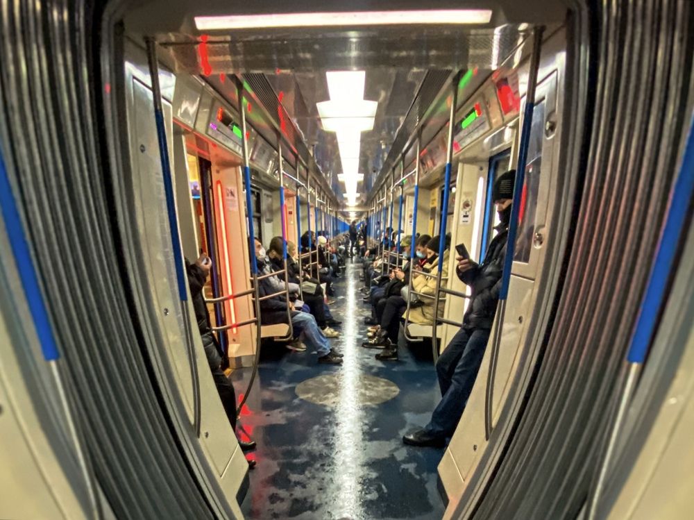 В вагоне московского метро