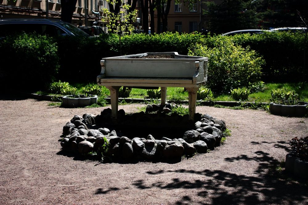 Дворы в городе Санкт - Петербурга