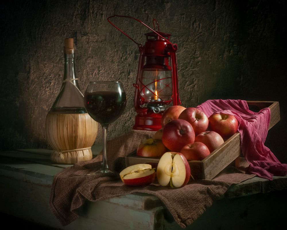 Натюрморт с яблоками и вином